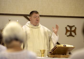 In love with the Lord: Eucharistic pilgrimage stops at three parishes